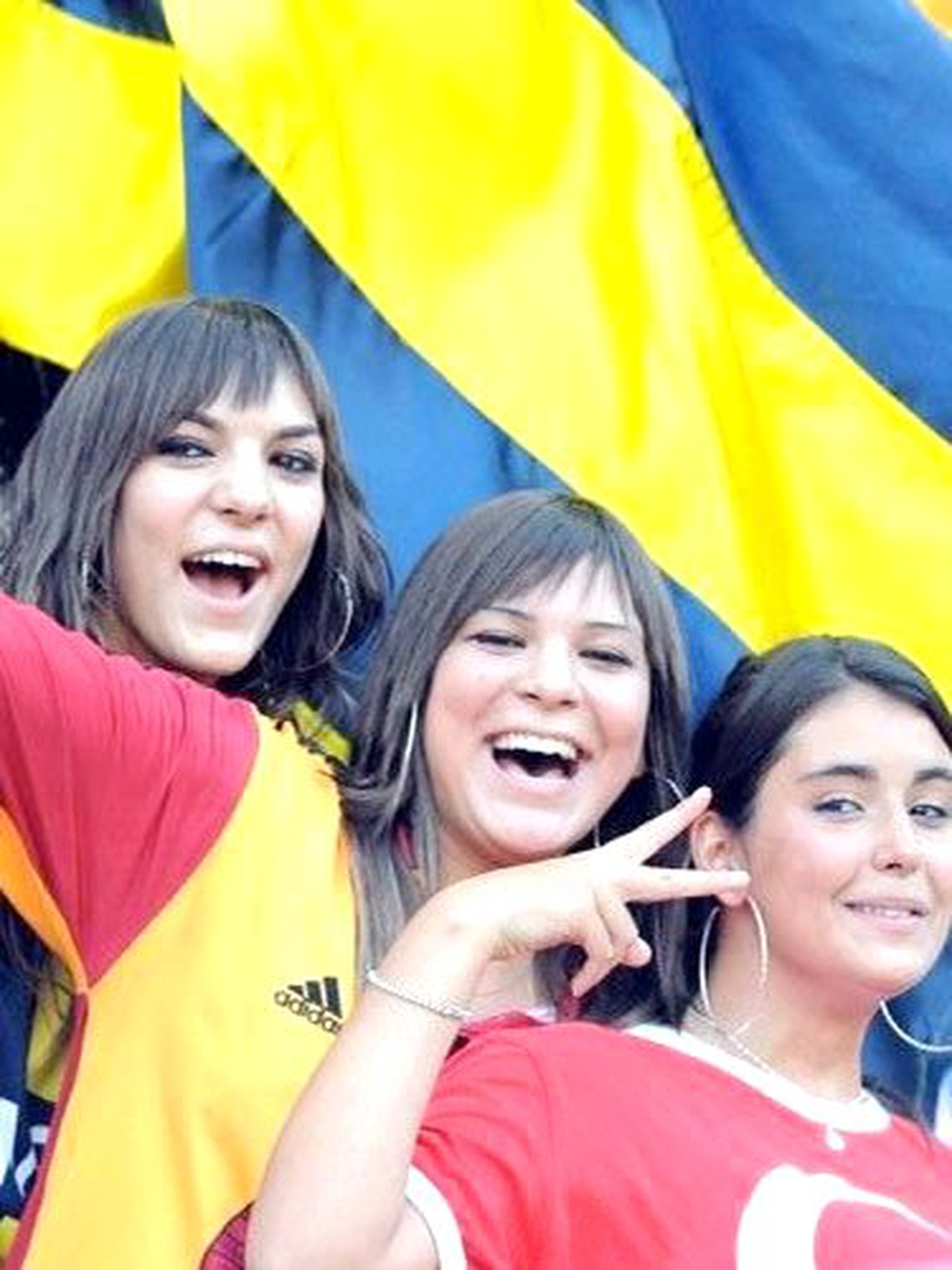 İzmir, Galatasaray ve Fenerbahçe\'yi Ağırlayacak