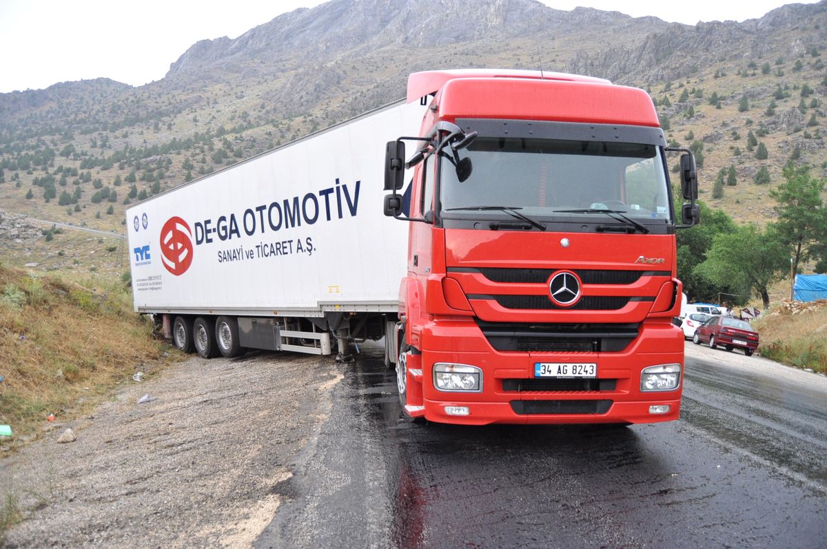 Kahramanmaraş\'ta Trafik Kazası: 3 Yaralı