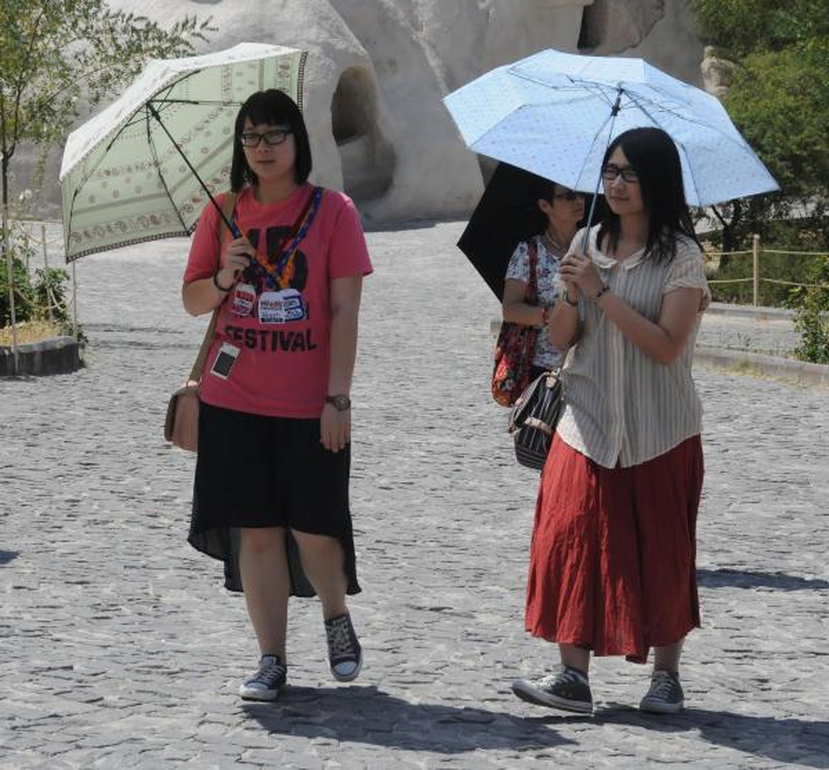 Kapadokya\'ya Sıcak Havada Turist İlgisi