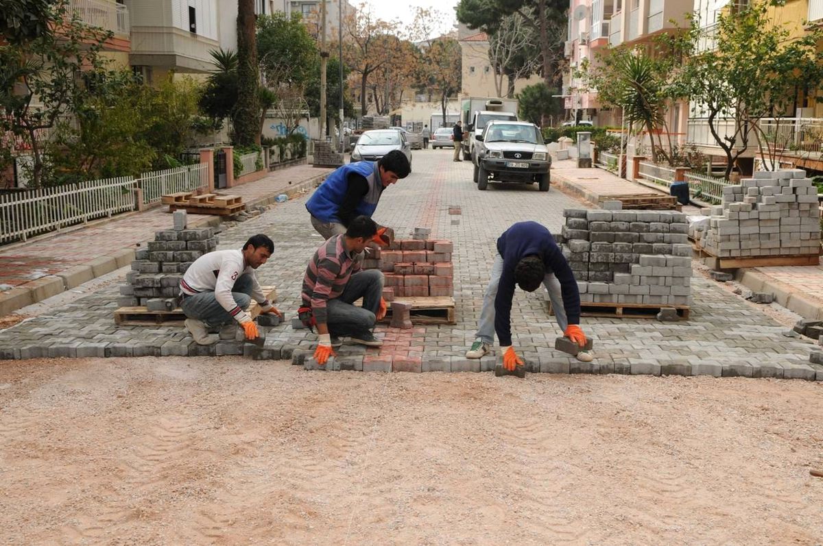 Karşıyaka\'da 210 Sokak Yenileniyor