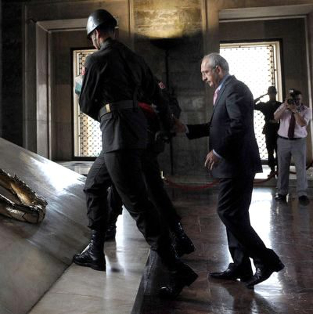Kılıçdaroğlu ve Pm Üyeleri, Anıtkabir\'i Ziyaret Etti