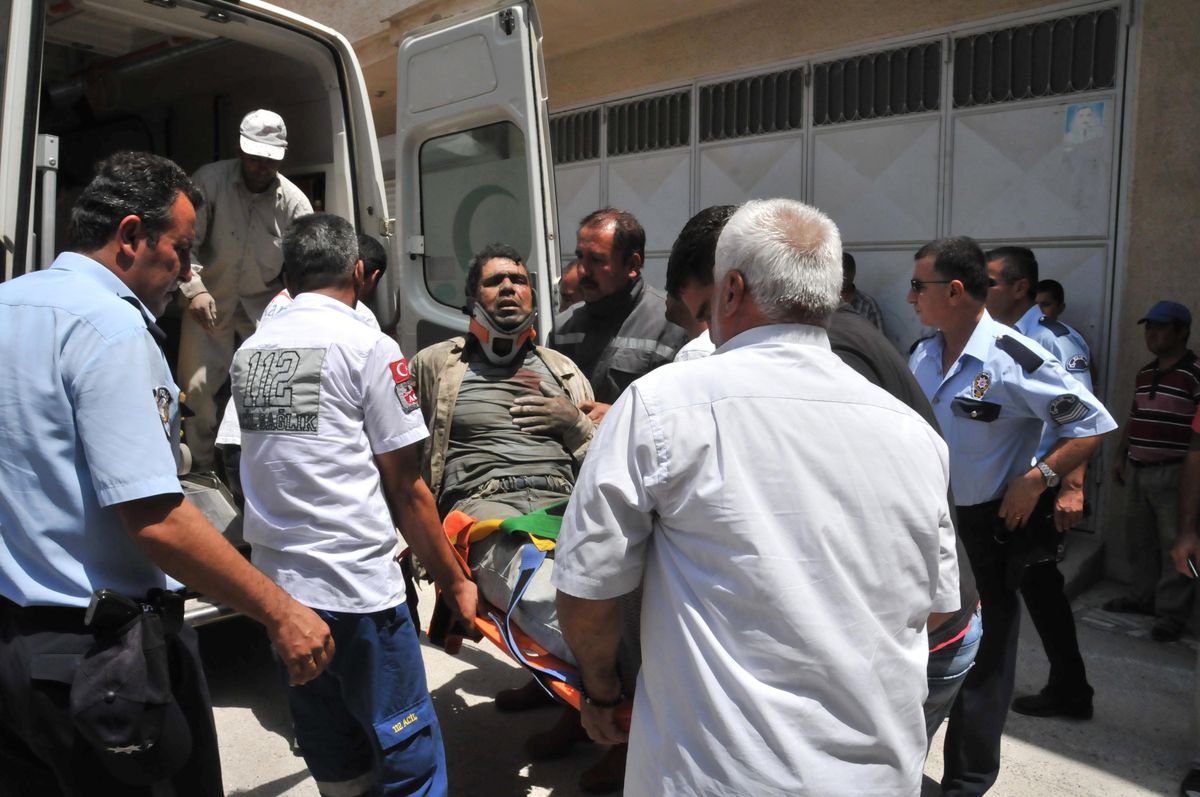 Kilis\'te 5 Katlı Binanın İskelesi Çöktü: 3 Yaralı