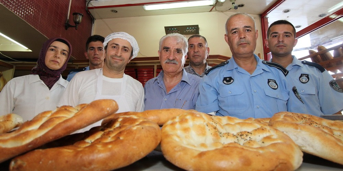 Konak\'ta İftardan Sahura Pide Denetimi
