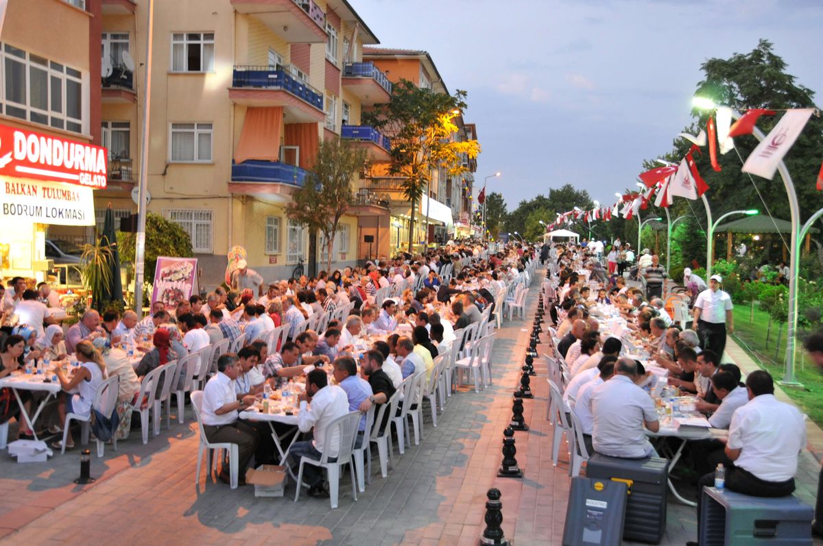 Mahalleliler İftarda Buluştu