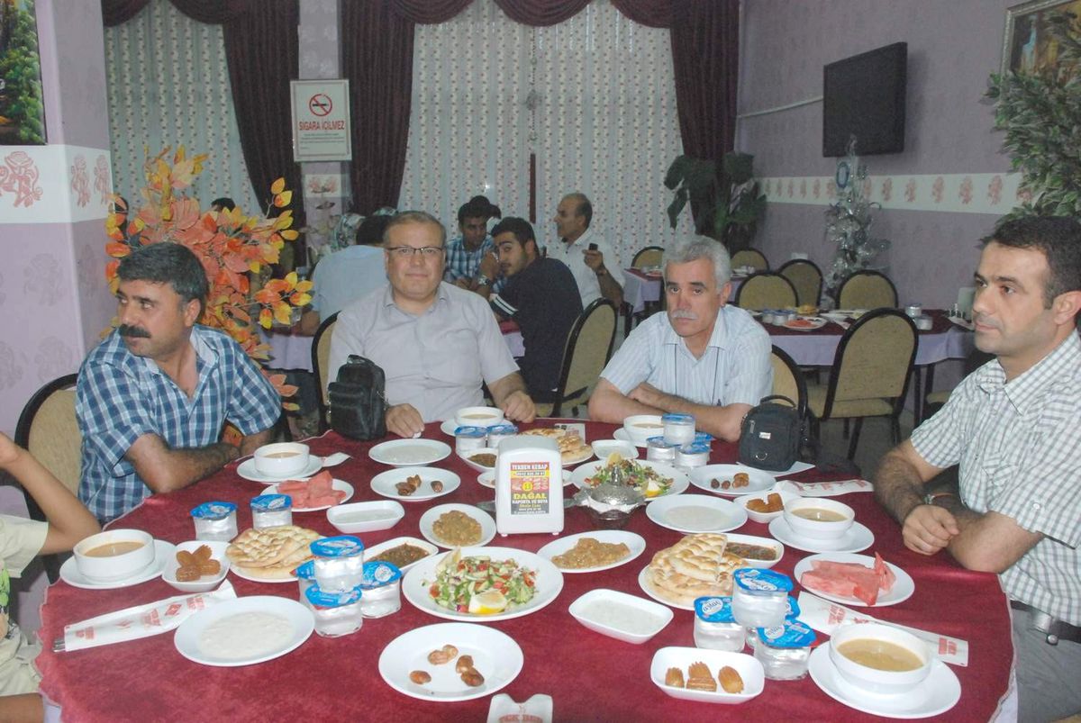 Memur-Sen\'den İftar Yemeği