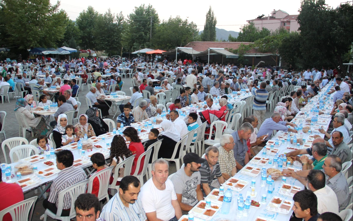 Osmancık Belediyesi\'nden 2 Bin 300 Kişiye İftar Yemeği