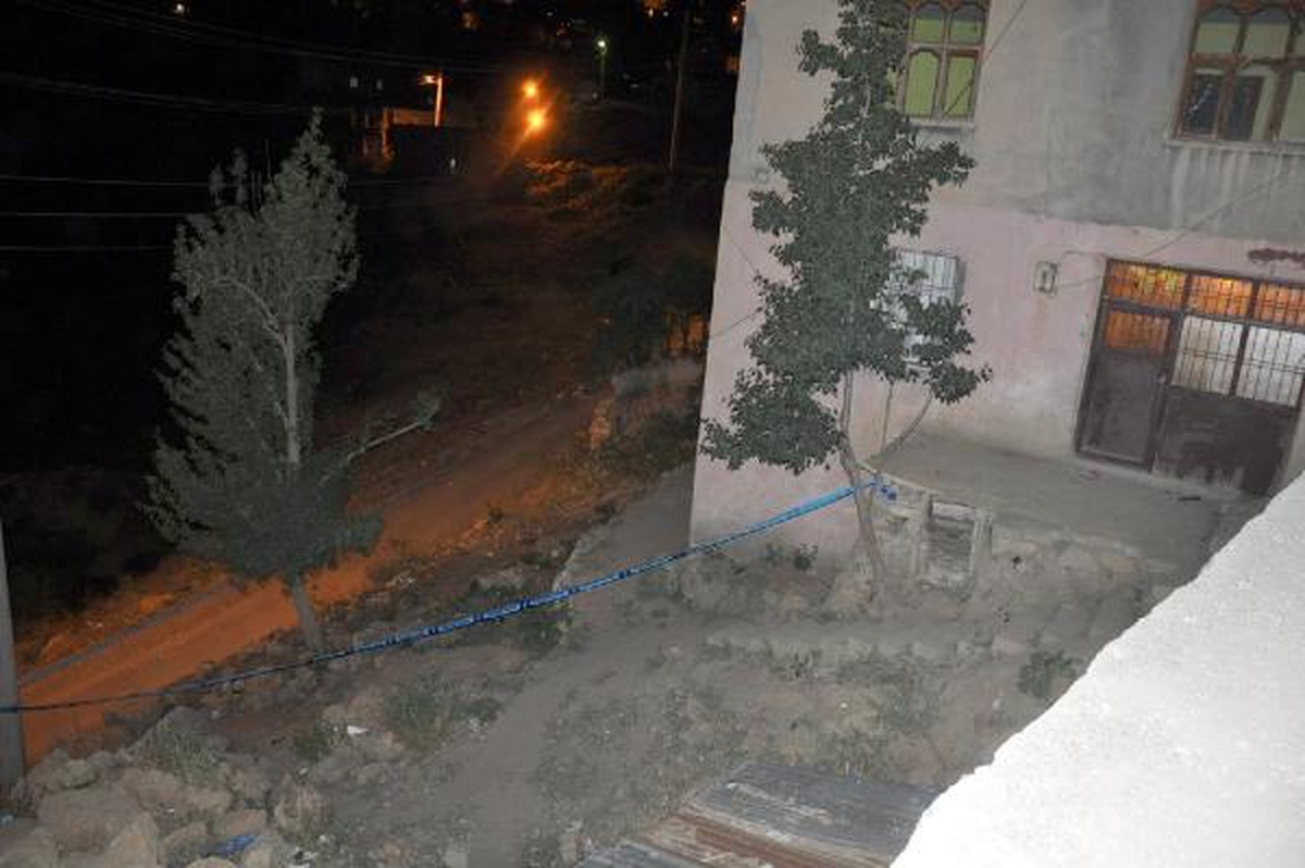 Polis Zırhlı Aracının Geçisi Sırasında Ses Bombası Patladı