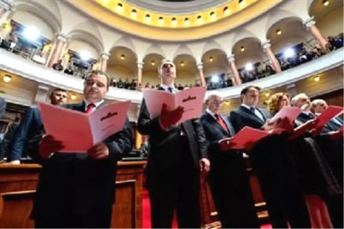 Sırbistan'da Yeni Hükümet Kuruldu