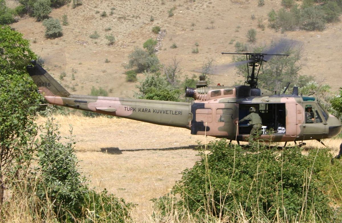 Tunceli\'de Helikoptere Saldırı