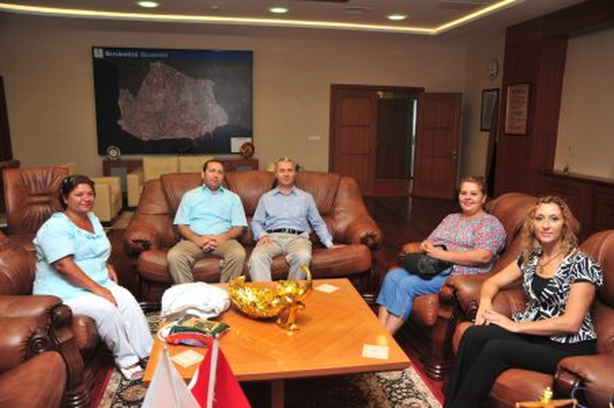 Uzun, Ziyaretçilerini Makamında Ağırladı