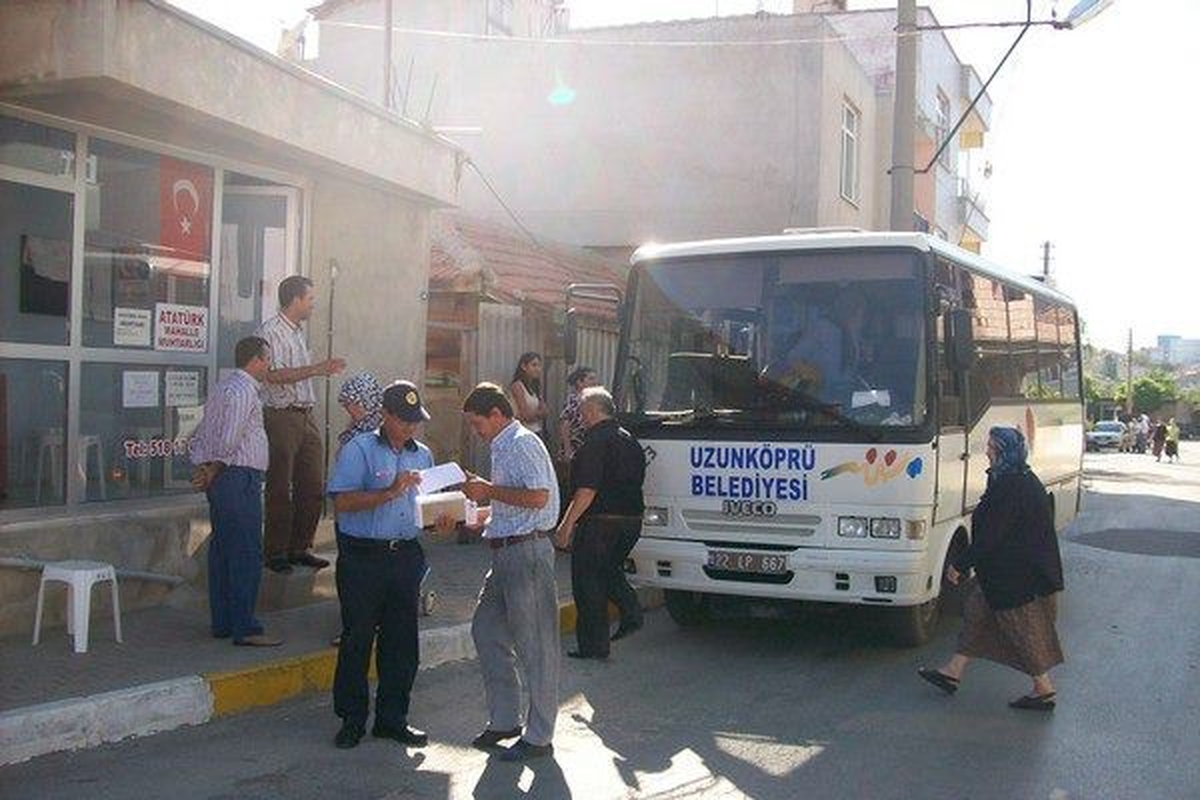 Uzunköprü Belediyesi Uzunköprülüleri Ramazan Ayı\'nda Edirne\'deki Tarihi Camilere Ücretsiz Götürüyor