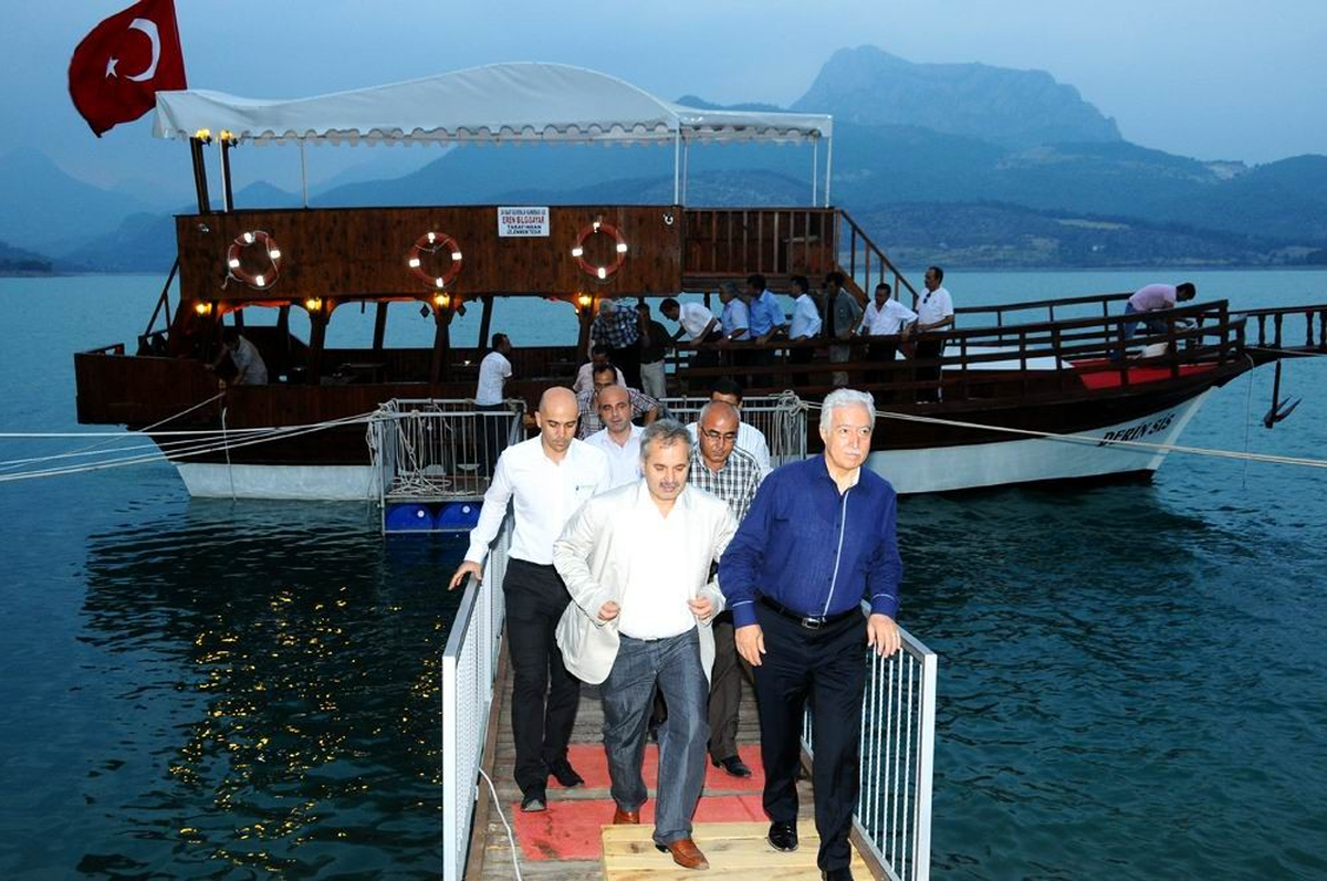 Aldırmaz ve Özgan\'dan "Birlik" Mesajları