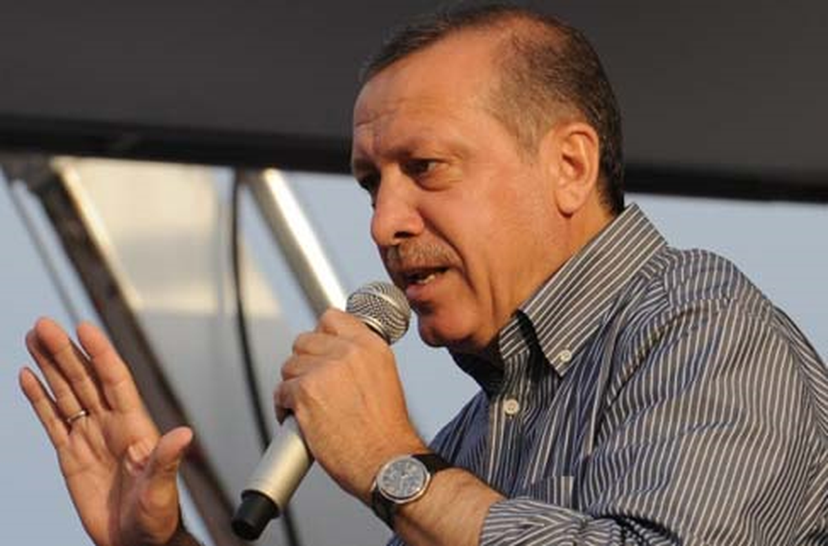 Başbakan Erdoğan\'dan Komşularına İftar Daveti