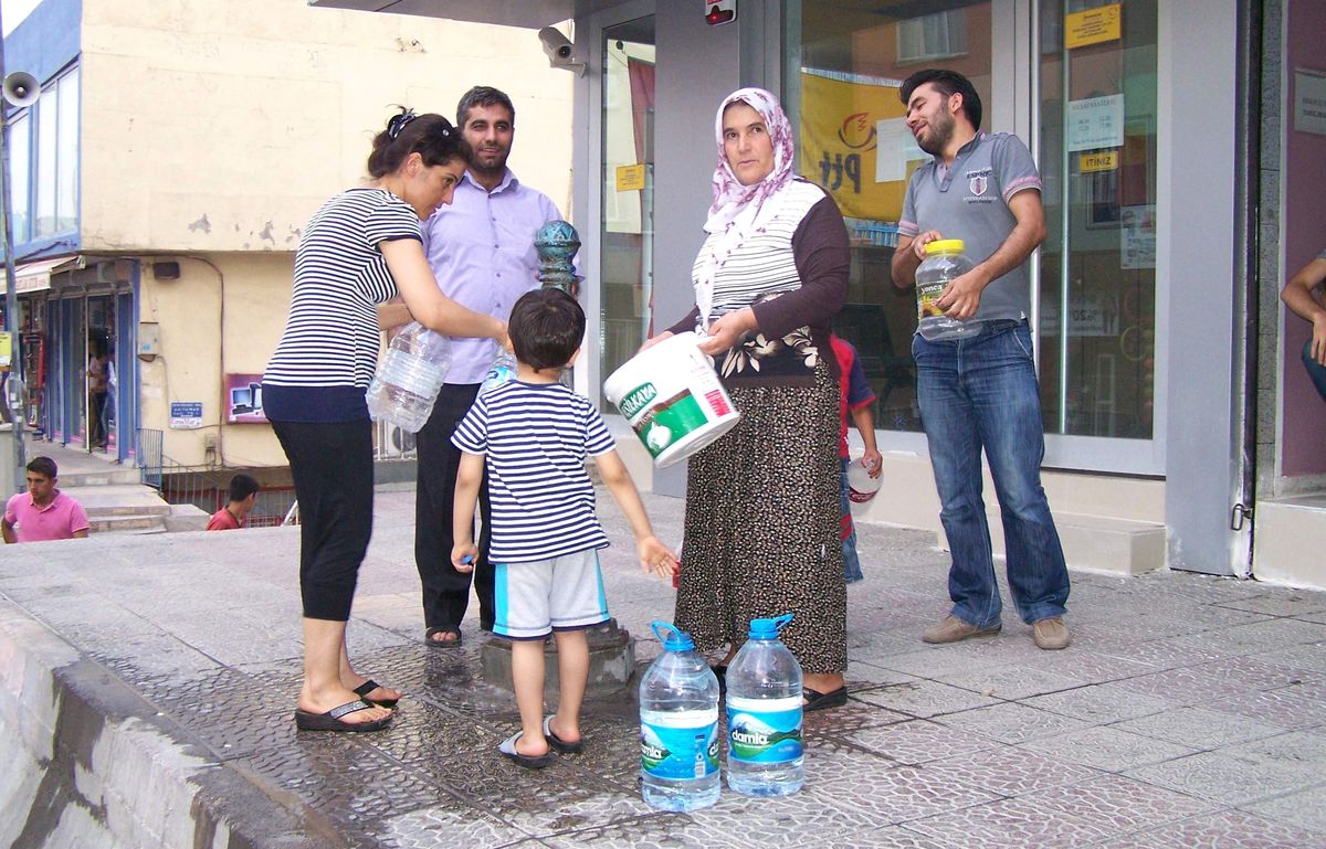 Besni İlçesinde Su Kesintileri Yaşanıyor