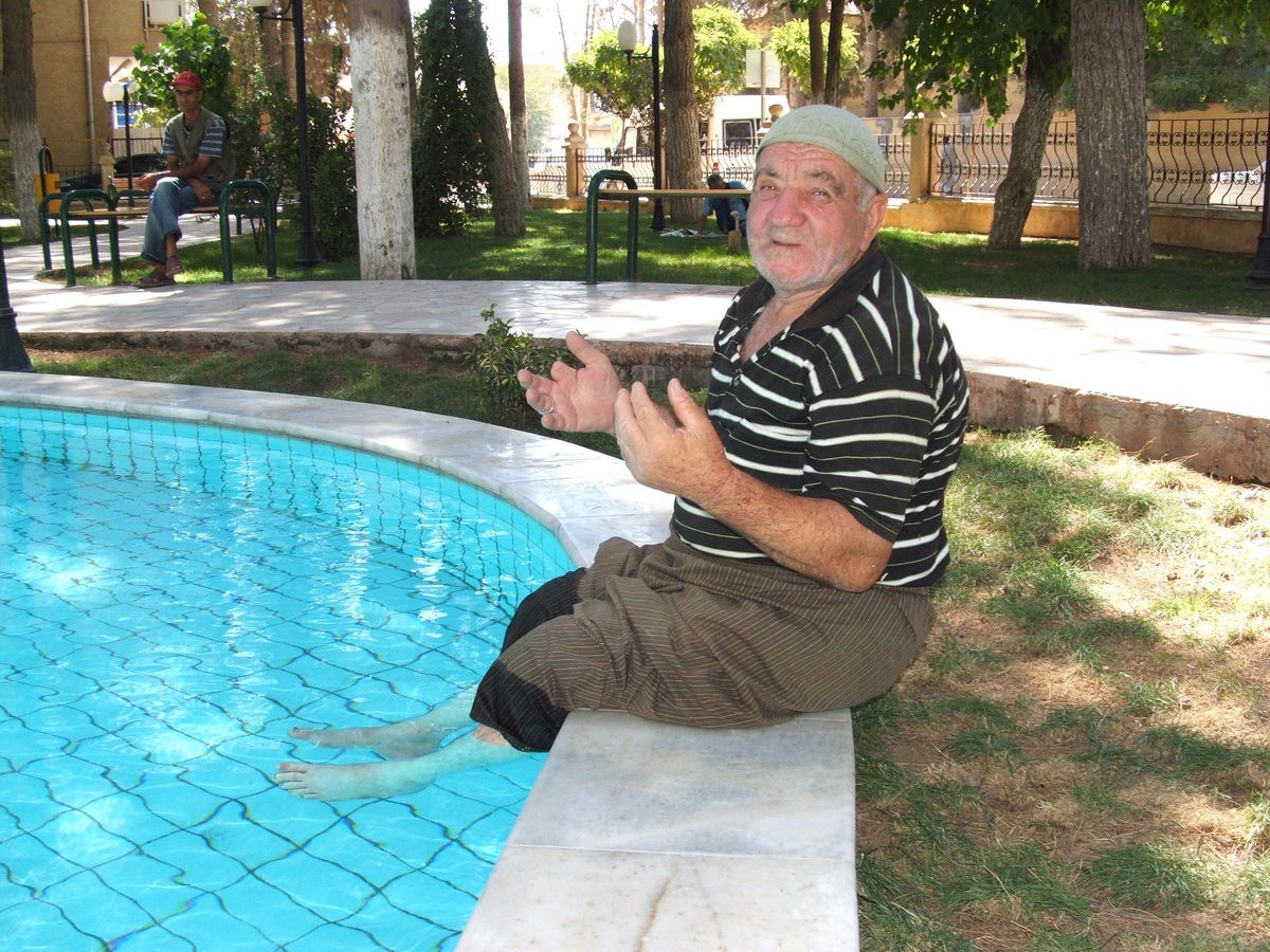 Ceylanpınar\'da Hava Sıcaklığı Vatandaşları Bunalttı