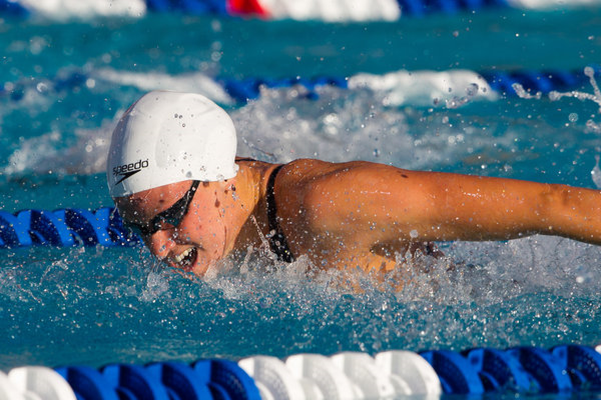 Dana Vollmer, Yüzmede Olimpiyat Rekoru Kırdı.