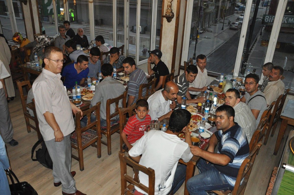 Görme Engelli Sporcular İftarda Bir Araya Geldi
