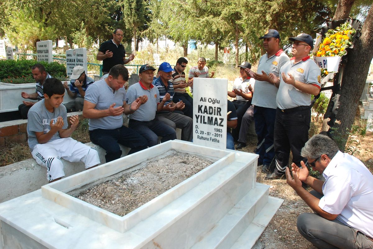 İtfaiyeciler Ölen Arkadaşlarını Unutmadı