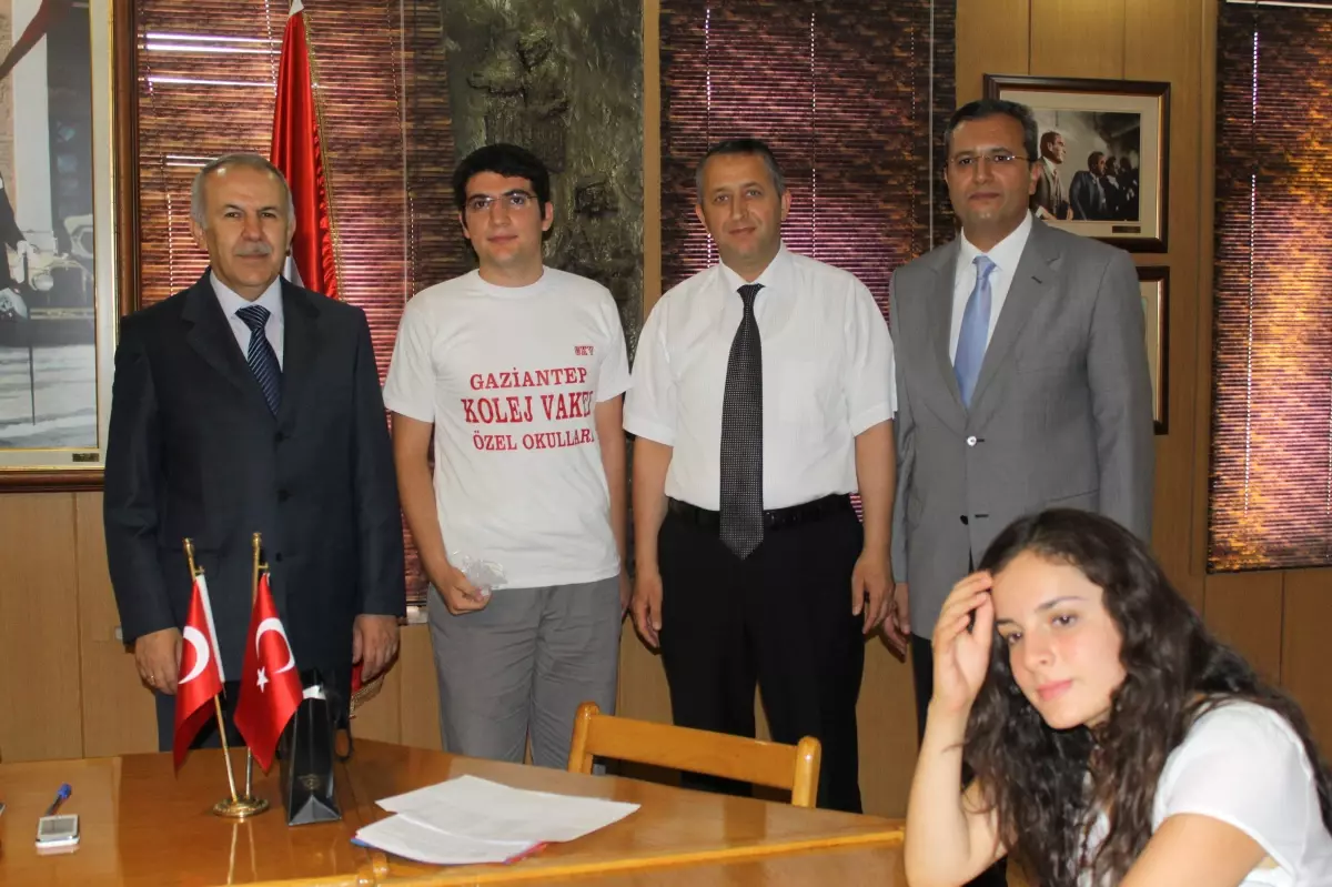 Lys'nin Üç Dal Şampiyonu Kaplan'a Vali Ata'dan Ödül