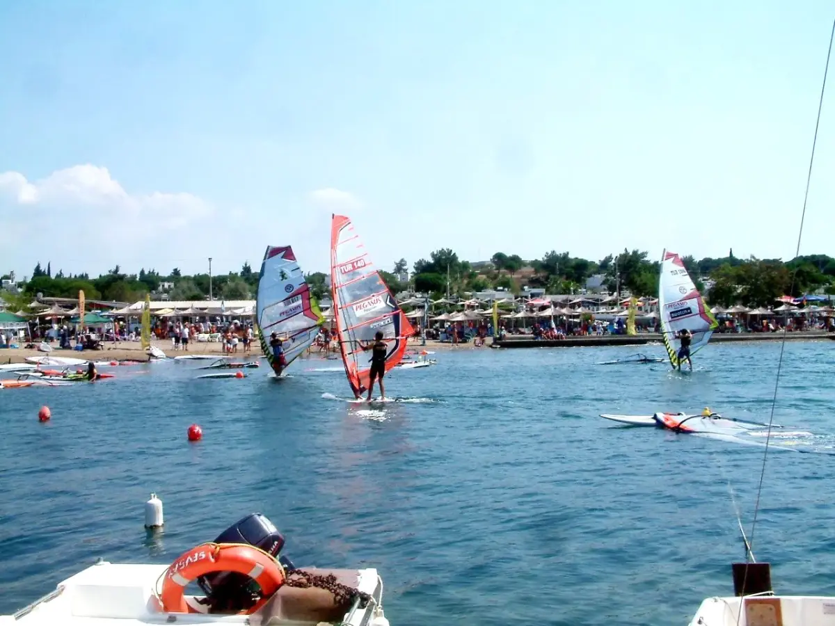 Pegasus Vindsurf Ligi 2. Ayak Yarışları Gömeç\'te Başladı