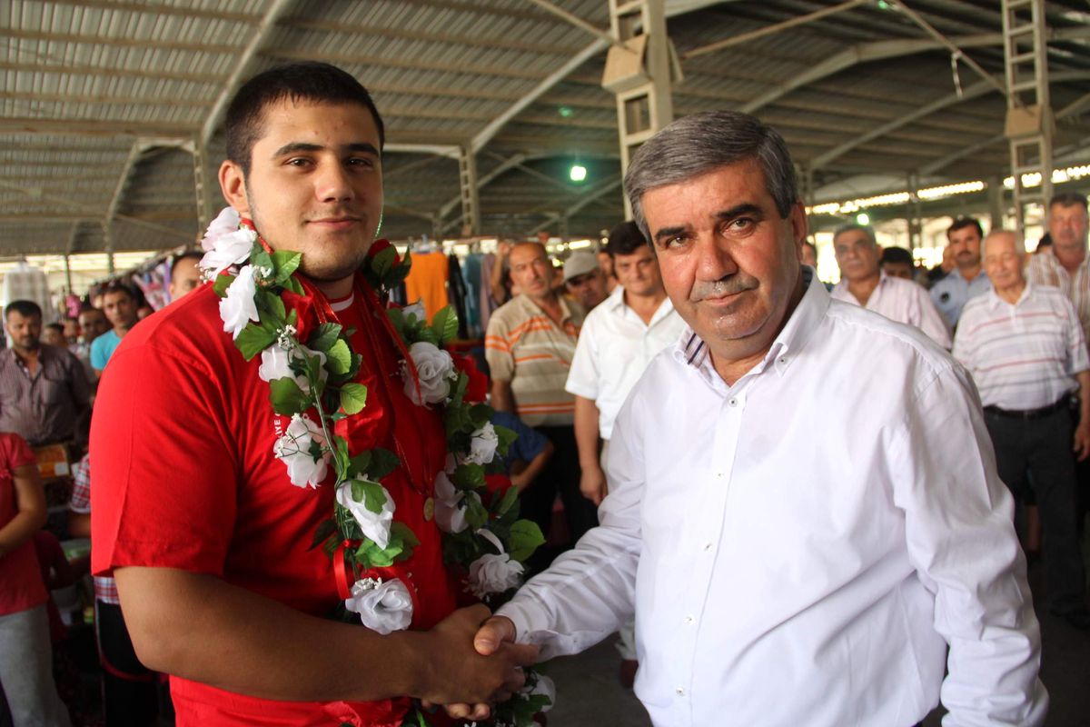 Pehlivanlar Altın ile Ödüllendirildi