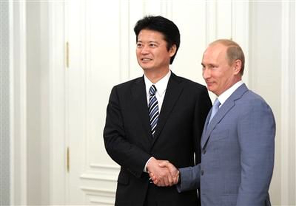 Putin, Japonya Dışişleri Bakanı ile Bir Araya Geldi