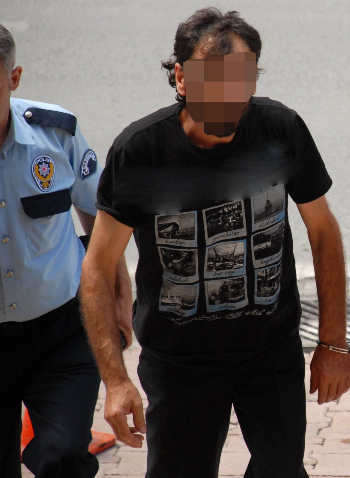 Tartıştığı Kişinin Aracının Lastiğini Kesti