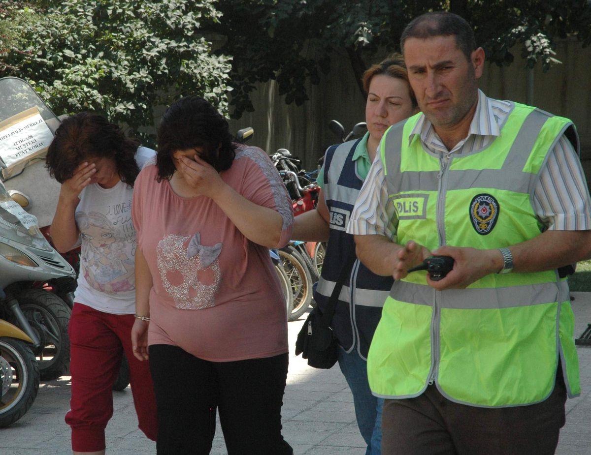 Telefon Dolandırıcıları Polise Yakalandı