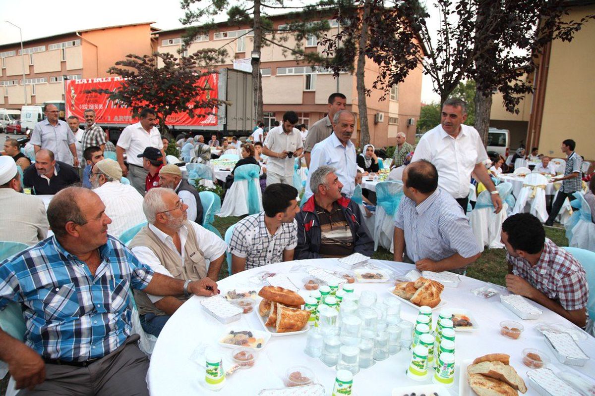 Toçoğlu Arifiyelilerle İftarda Buluştu