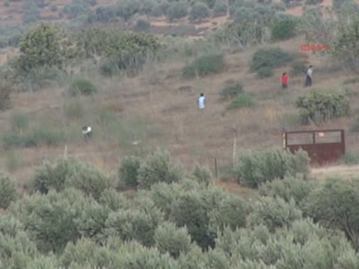 Yayladağı2suriye, Türkiye\'ye Kaçışı Önlemek İçin Sınıra Keskin Nişancı Yerleştirdi