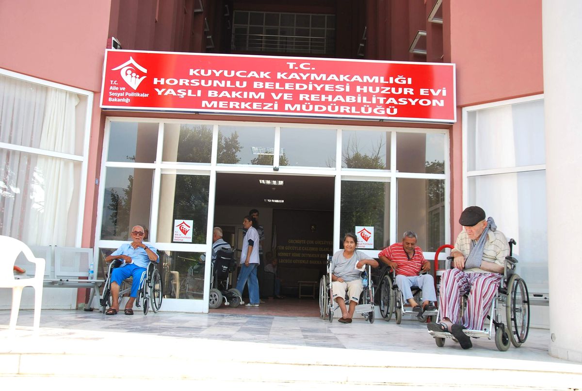 Yazık Bu Yaşlılara