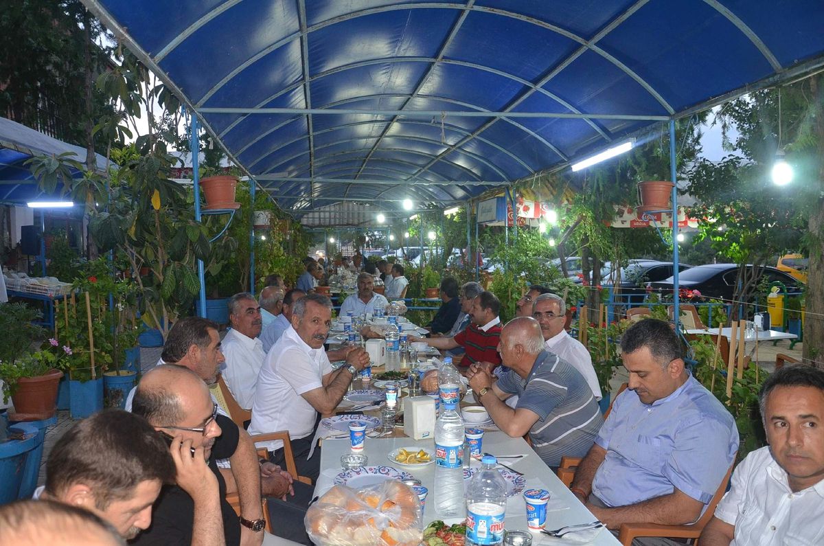 AK Parti Darende Teşkilatı\'ndan İftar Yemeği