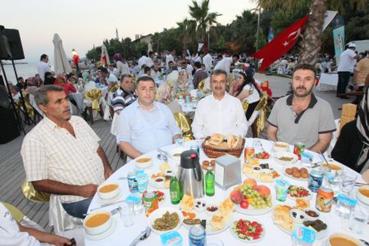 Gebze Ailesi Birlikte Oruç Açtı