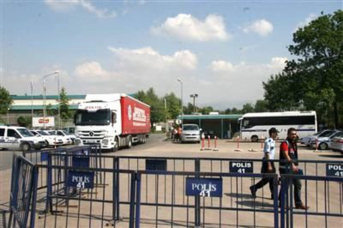 Kamyoncularla Fabrika Arasındaki Sözleşmede İpler İyice Gerildi