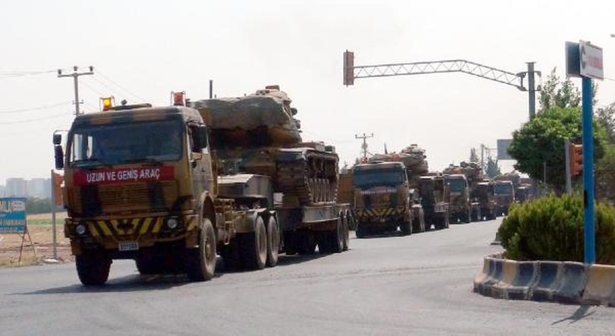 Kilis\'in Suriye Sınırına Tank Sevkiyatı