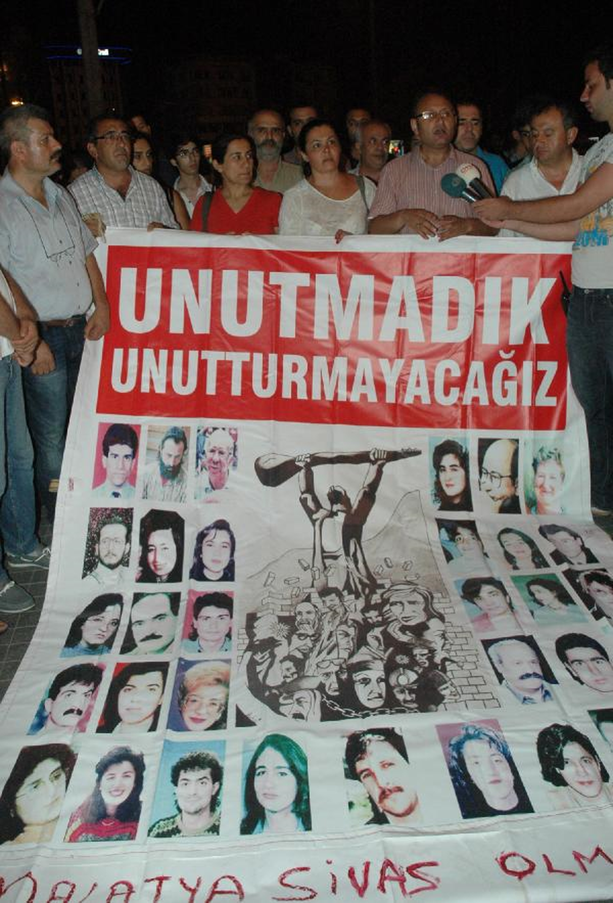 Malatya\'da Yaşanan Olaylar Taksim\'de Protesto Edildi