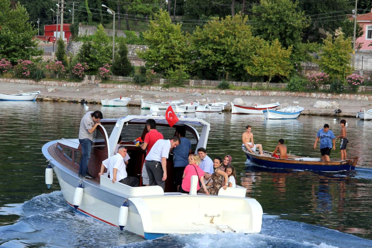 Milletvekili Tunç Yat Turu Yaptı