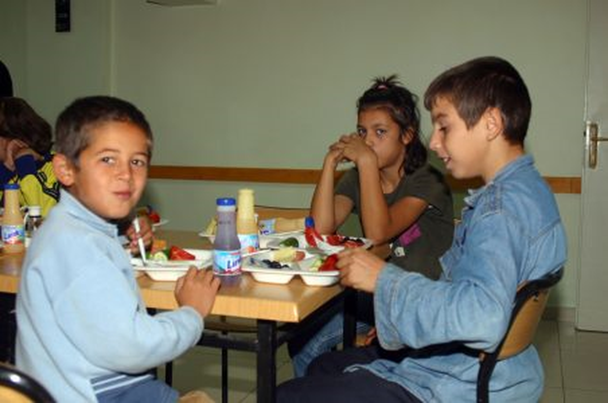 Ramazan\'da Gariplere Aile Sıcaklığında Hizmet