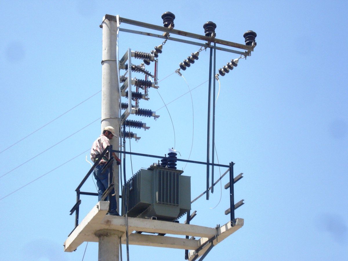 Sarıgöl\'e Yeni Elektrik Trafosu