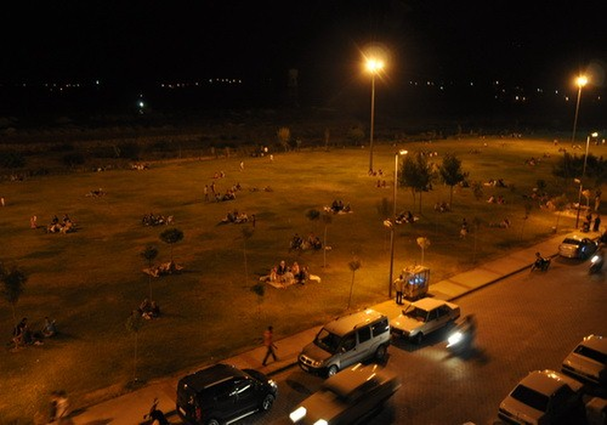 Sıcaktan Bunalan Vatandaşlar Parklara Hücum Ediyor
