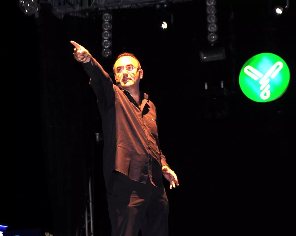 Sunay Akın, Fasl-I Şahane\'de Samsunlularla Buluştu