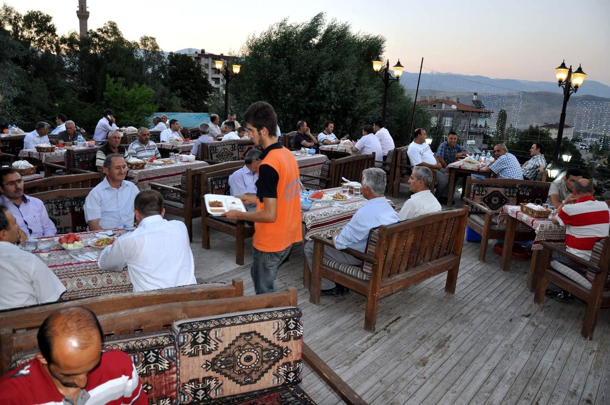 Suşehri Müftülüğü\'nden İftar Yemeği