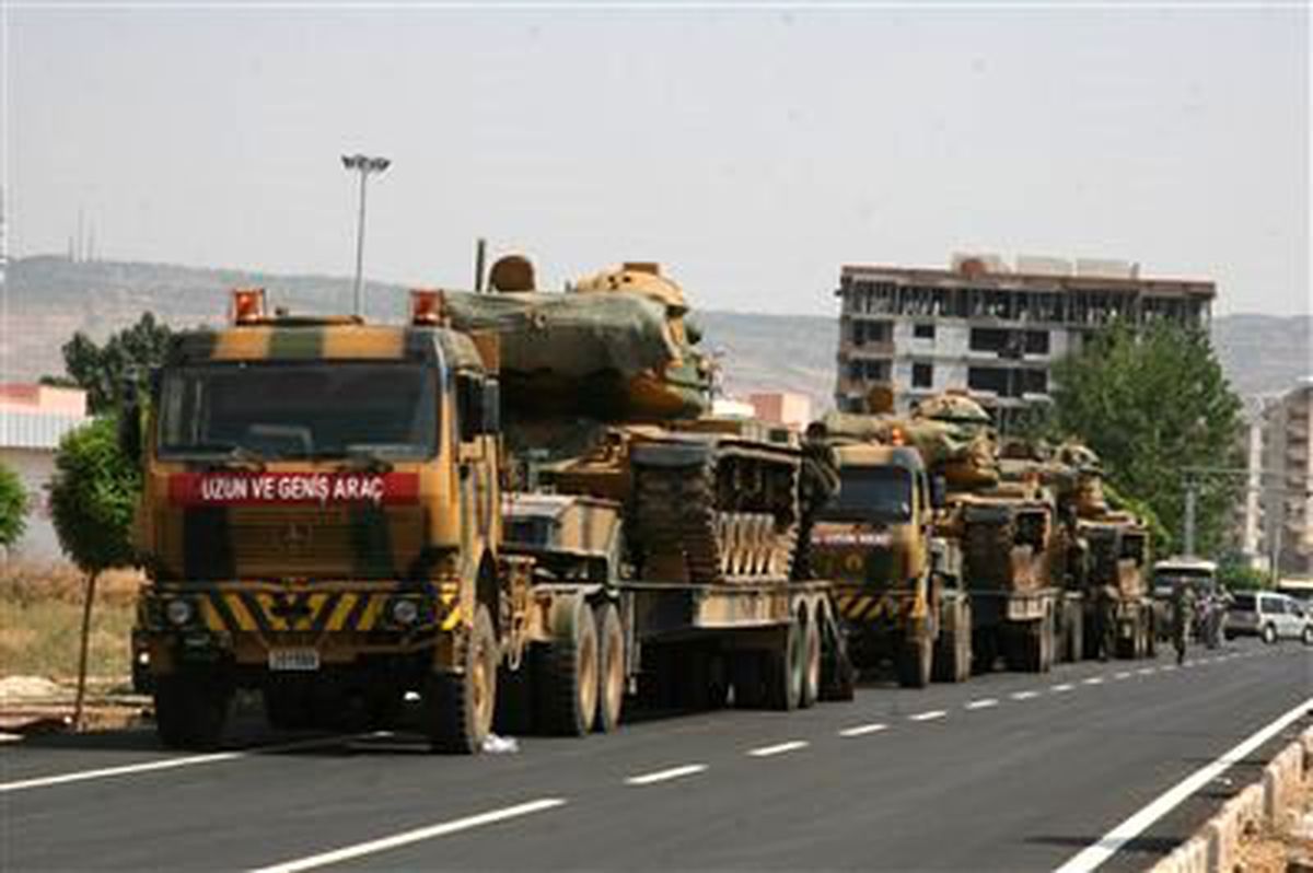 Tanklar Suriye Sınırına Kaydırıldı