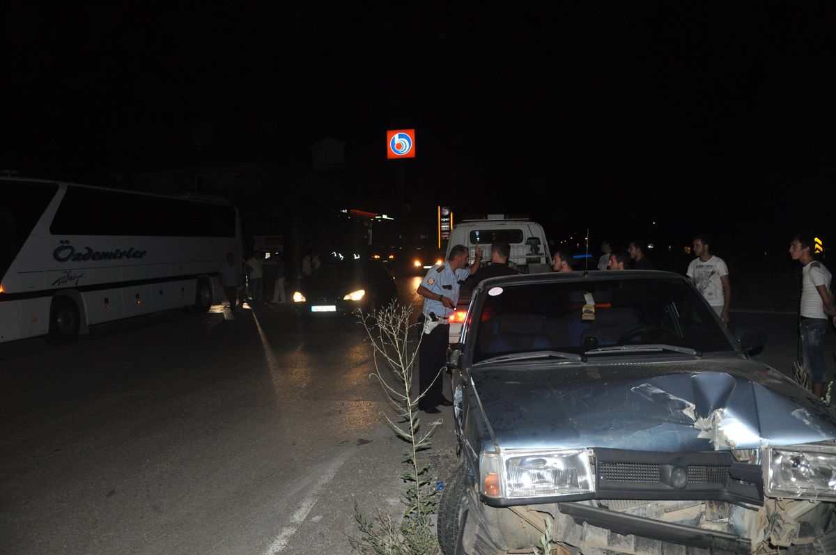 Trafik Kazasında Üç Kişi Yaralandı