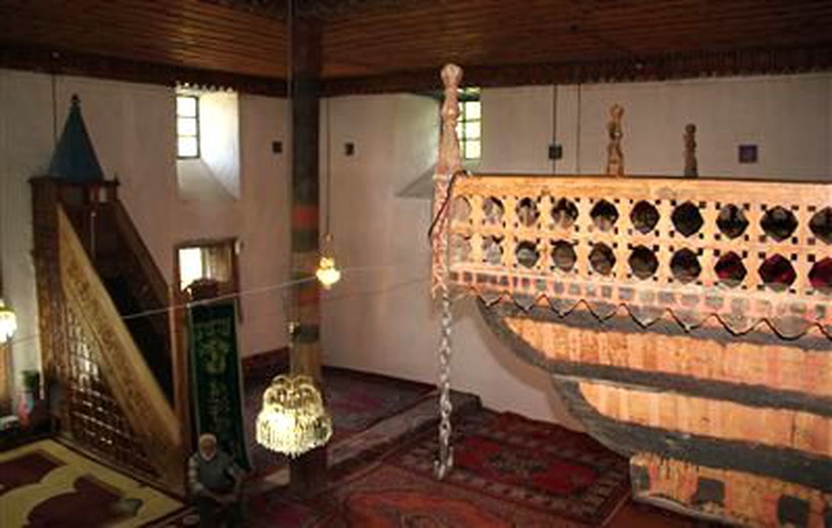 400 Yıllık Cami Restore Edilmeyi Bekliyor