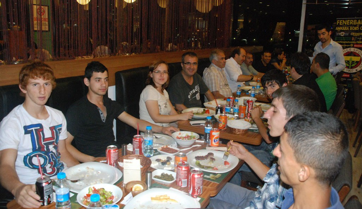 Ankara\'lı Boksörler İftar Yemeğinde Buluştu