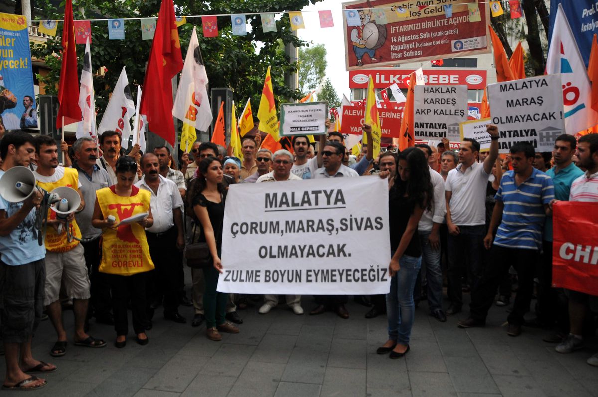 Antalya\'da Aleviler Malatya İçin Yürüdü