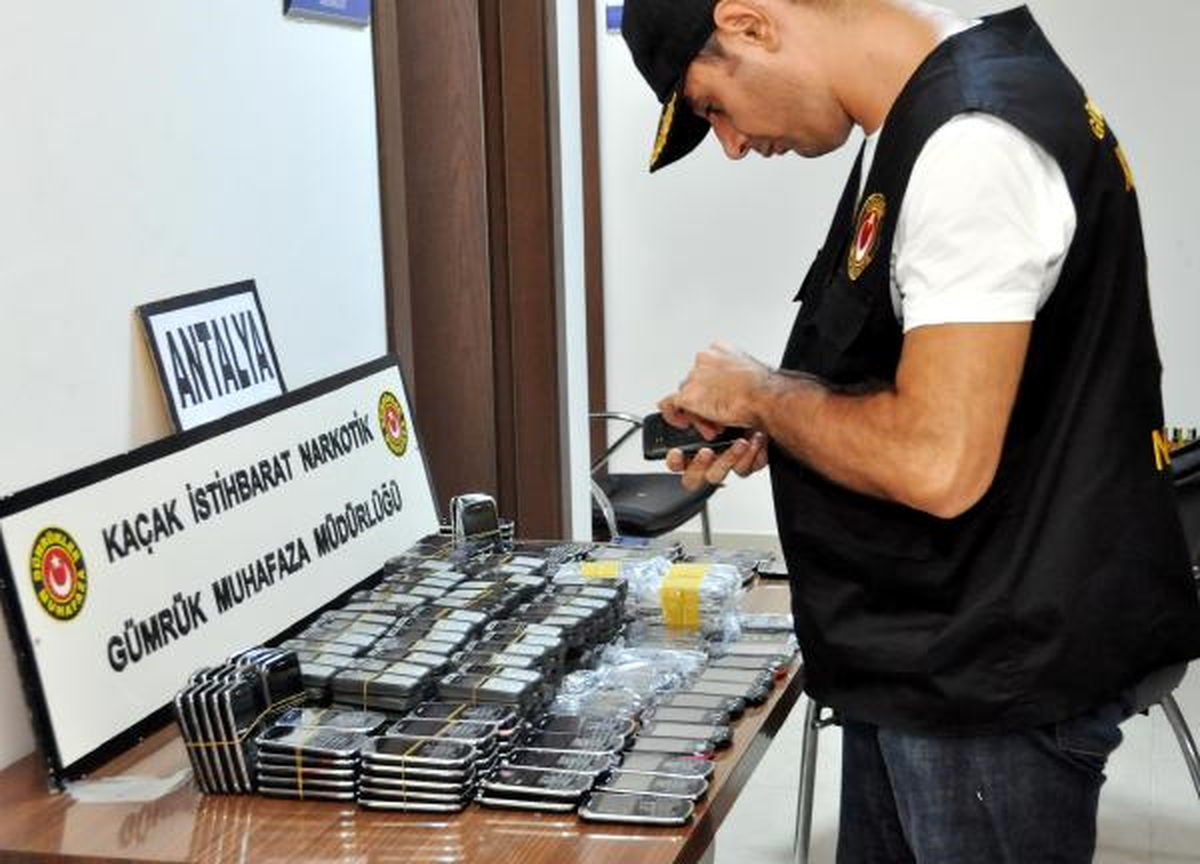 Antalya\'da Klonlanmış Telefon Operasyonu