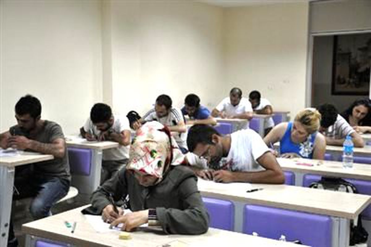 Artuklu Üniversitesi\'ndeki İlk Kürtçe Sınava 2 Bin 528 Başvuru )