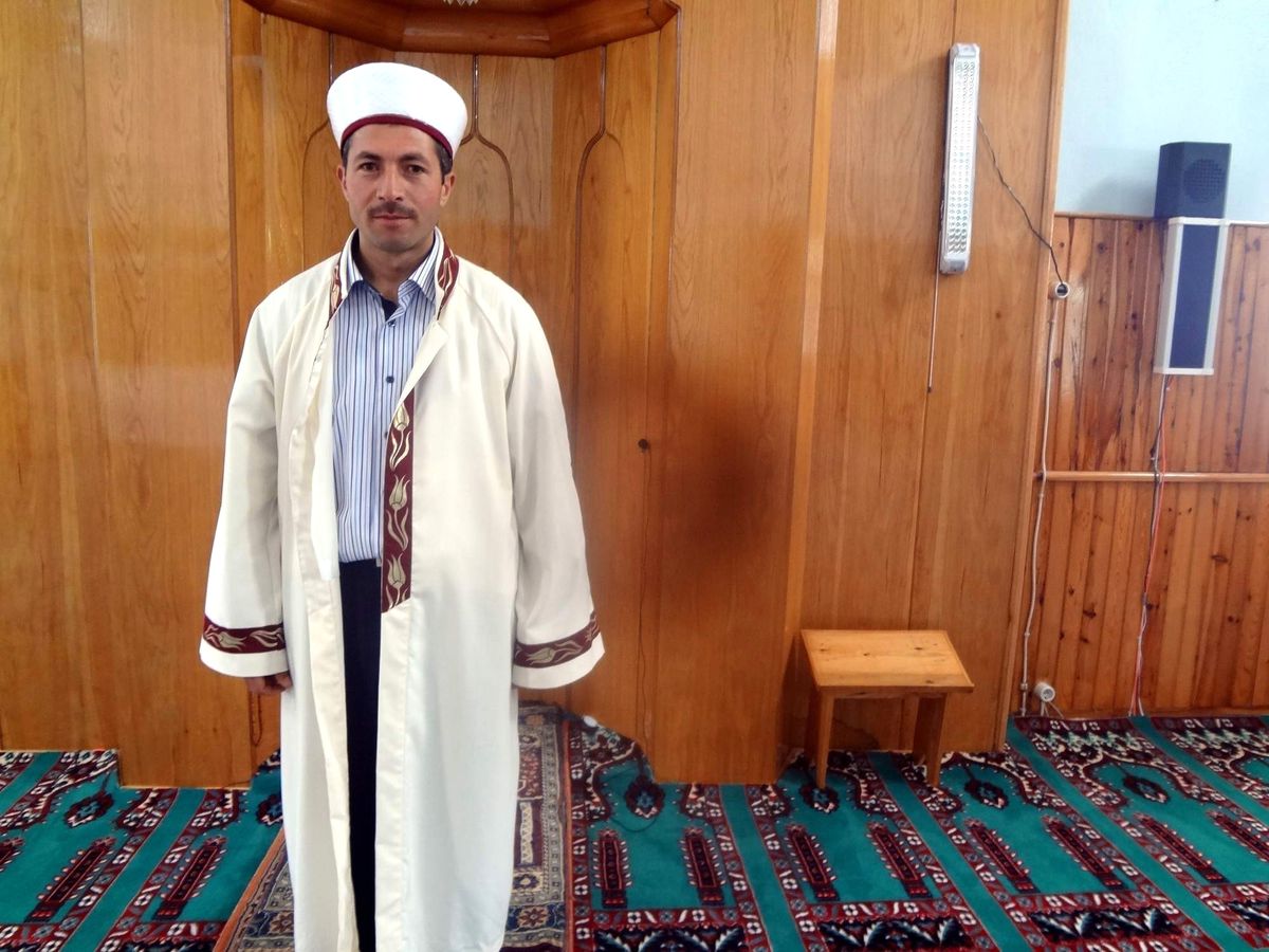 Azmiyle İmam Oldu